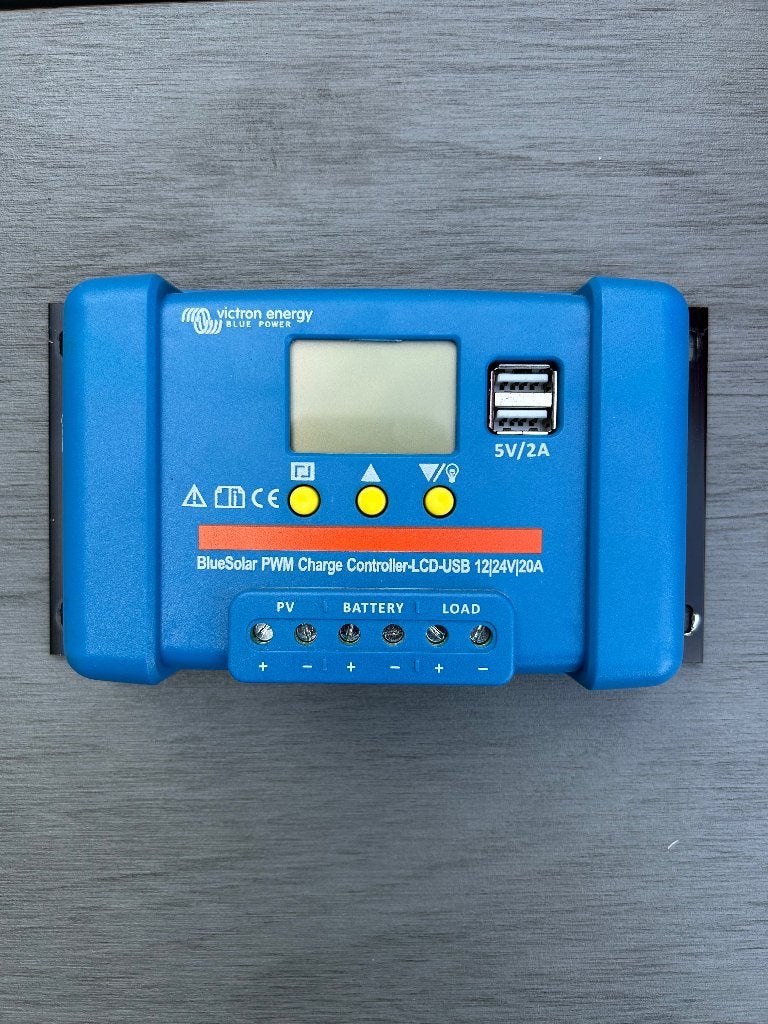 Victron BlueSolar PWM-LCD&USB 12V/24V-20A Laadregelaar, Ophalen of Verzenden, Zo goed als nieuw