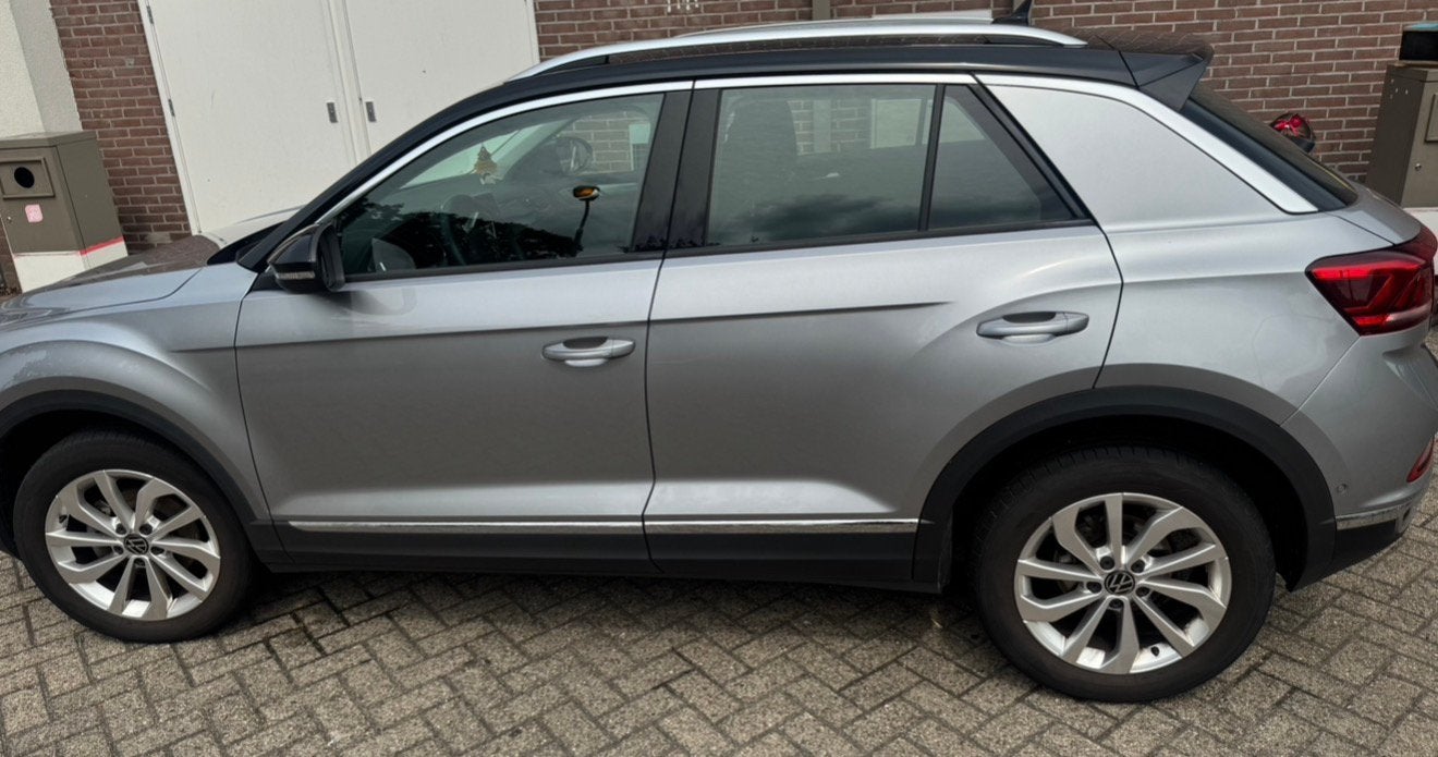 Volkswagen T-Roc 1.5 TSI 150pk 7-DSG 2023 Grijs, Auto's, 1258 kg, 1498 cc, 4 cilinders, Particulier