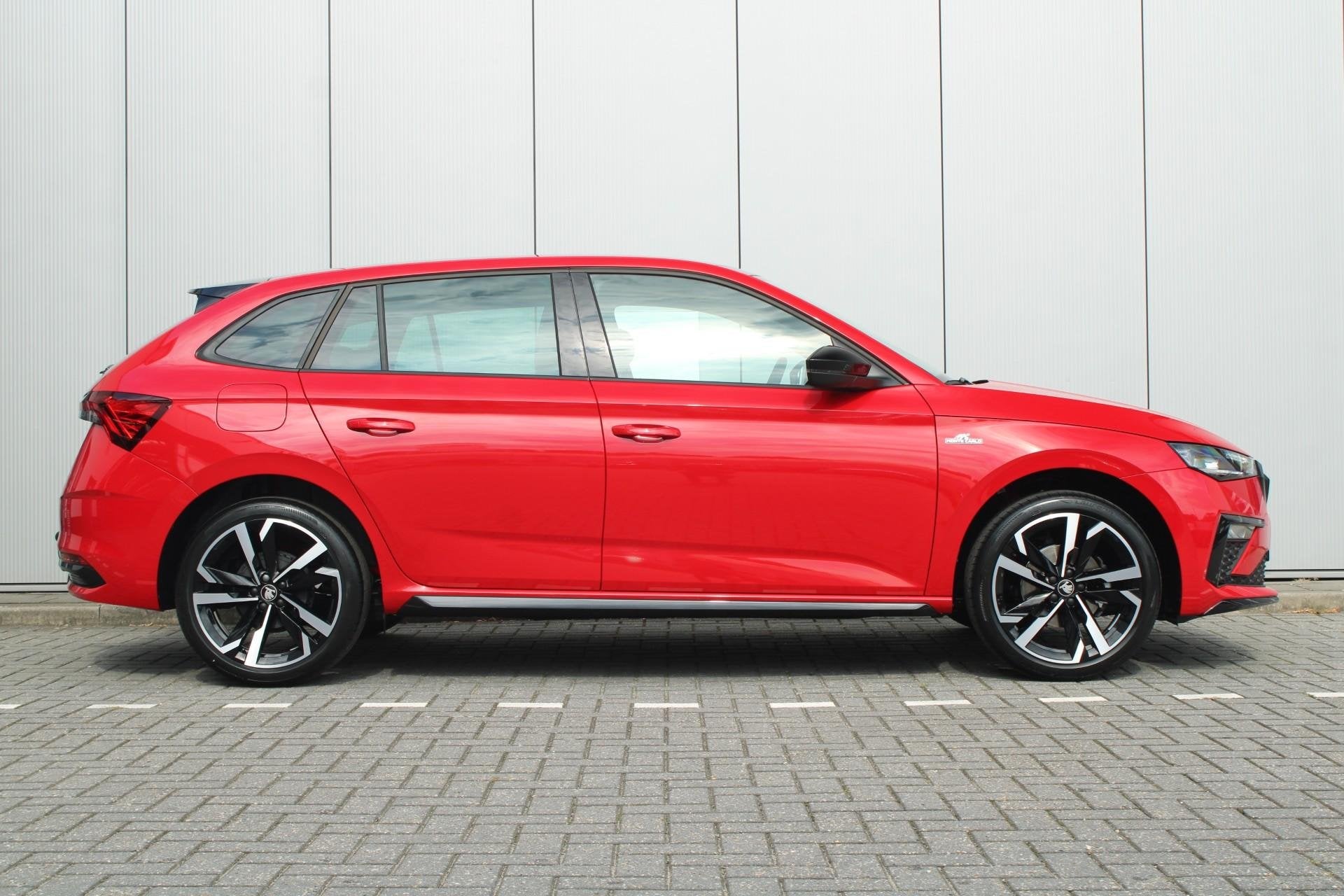 Skoda Scala 1.0 TSI 115pk DSG Monte Carlo | Velgen 18'' | Tr, Auto's, 12 maanden, Scala, 1139 kg, Euro 6