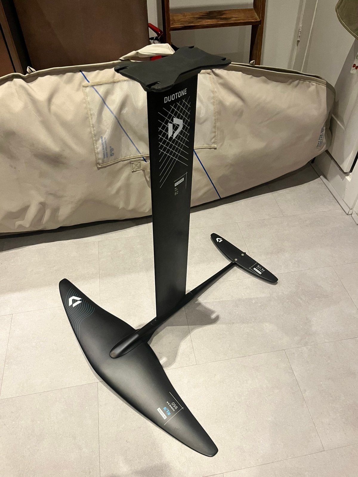 Duotone Carve 3.0 SLS 950 Volledig Set, Ophalen, Zo goed als nieuw, Wingsurfset
