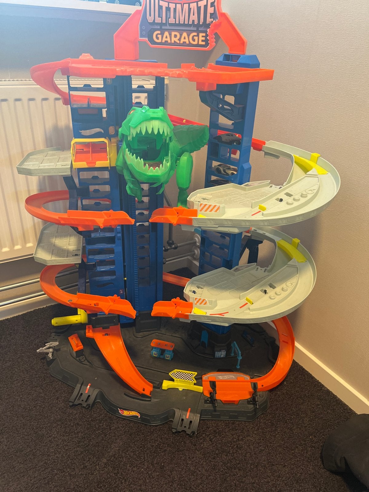 Hot Wheels Ultimate Garage met Dino T-Rex, Ophalen, Zo goed als nieuw