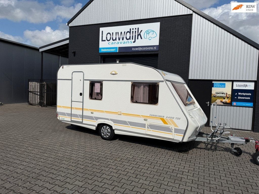 DELTA Euroliner 4400 TSF ’06 (Vastbed, Treinzit), Caravans en Kamperen, Vast bed, Bedrijf, Louwdijk Caravans, 6 tot 7 meter