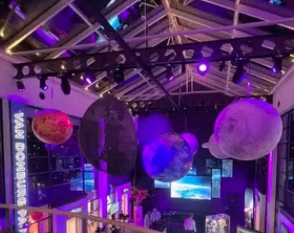 Opblaasbare Planeten Inflatable Planetarium, Ophalen of Verzenden, Zo goed als nieuw