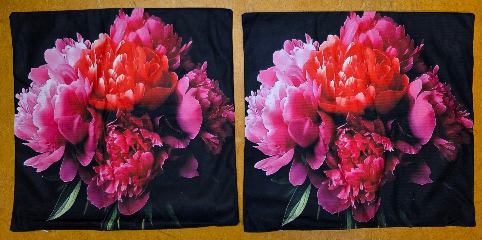 2 x Nieuwe kussenhoes Met ROZE BLOEMEN, Huis en Inrichting, Met print, Nieuw, Ophalen of Verzenden, Roze