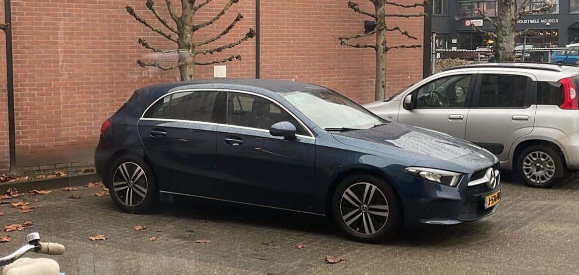 Mercedes-Benz A-Klasse A 180 136pk 7G-DCT 2019 Blauw, Auto's, Mercedes-Benz, 136 pk, 4 cilinders, Blauw, Leder en Stof