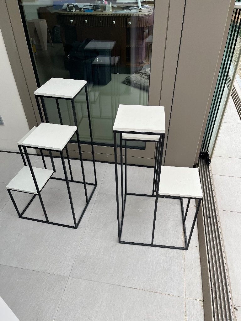 Twee leuke rekjes / plantentafels, Ophalen, Gebruikt, Zwart, Metaal