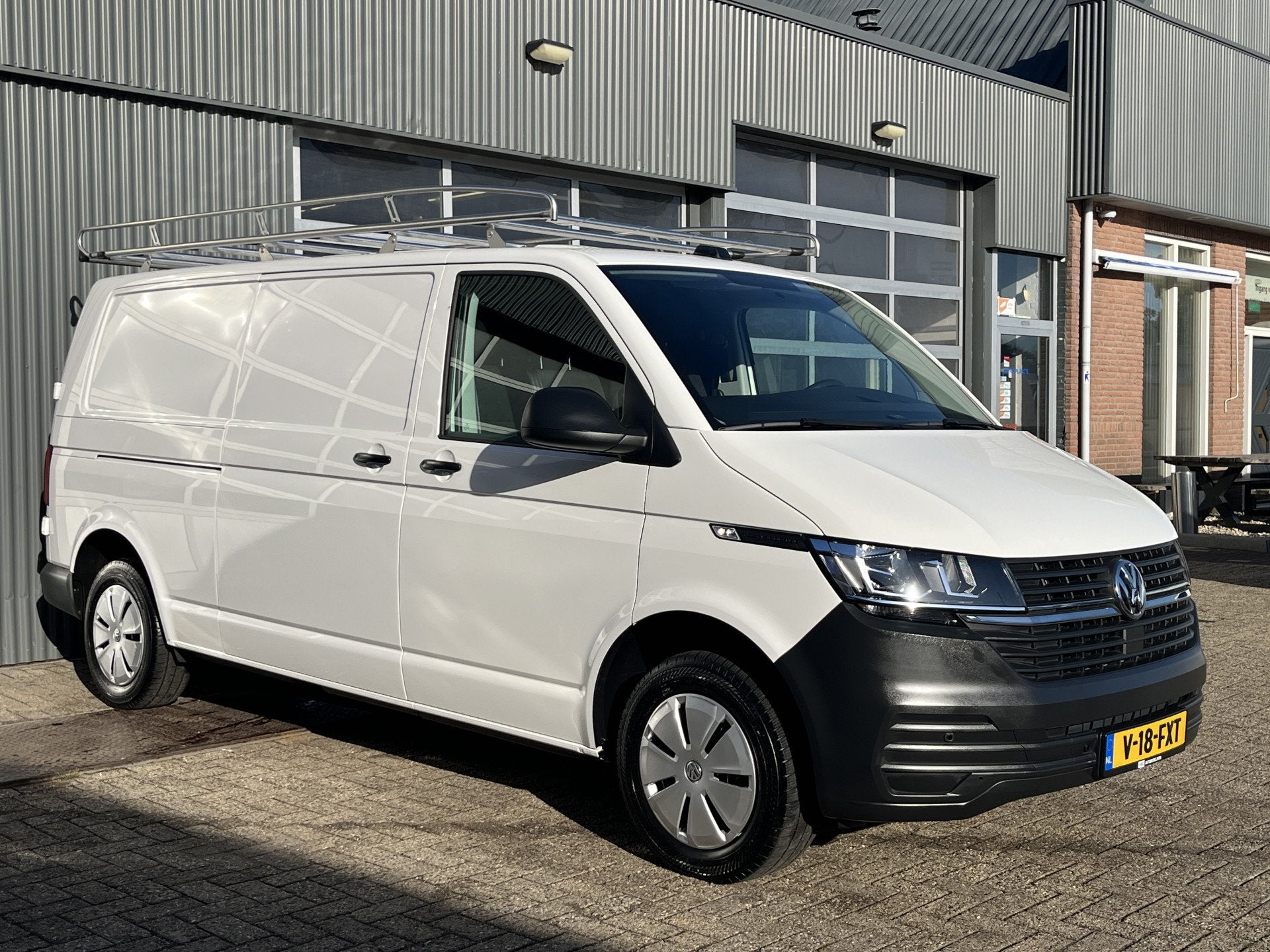 Volkswagen Transporter 2.0 TDI L2H1 150pk dubbele schuifdeur, Voorwielaandrijving, Stof, Gebruikt, 4 cilinders