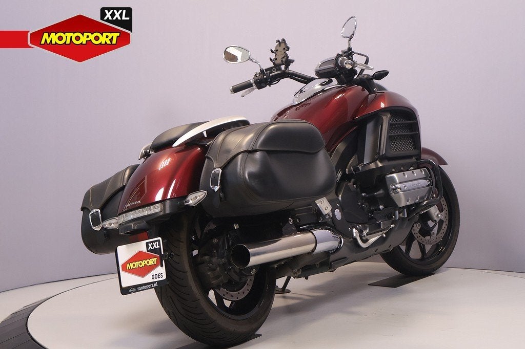 Honda F6C GOLDWING 1800 VALKYRIE (bj 2016), Honda Motor Europe Ltd, Bedrijf, Toermotor, Customer.service@honda-eu.com