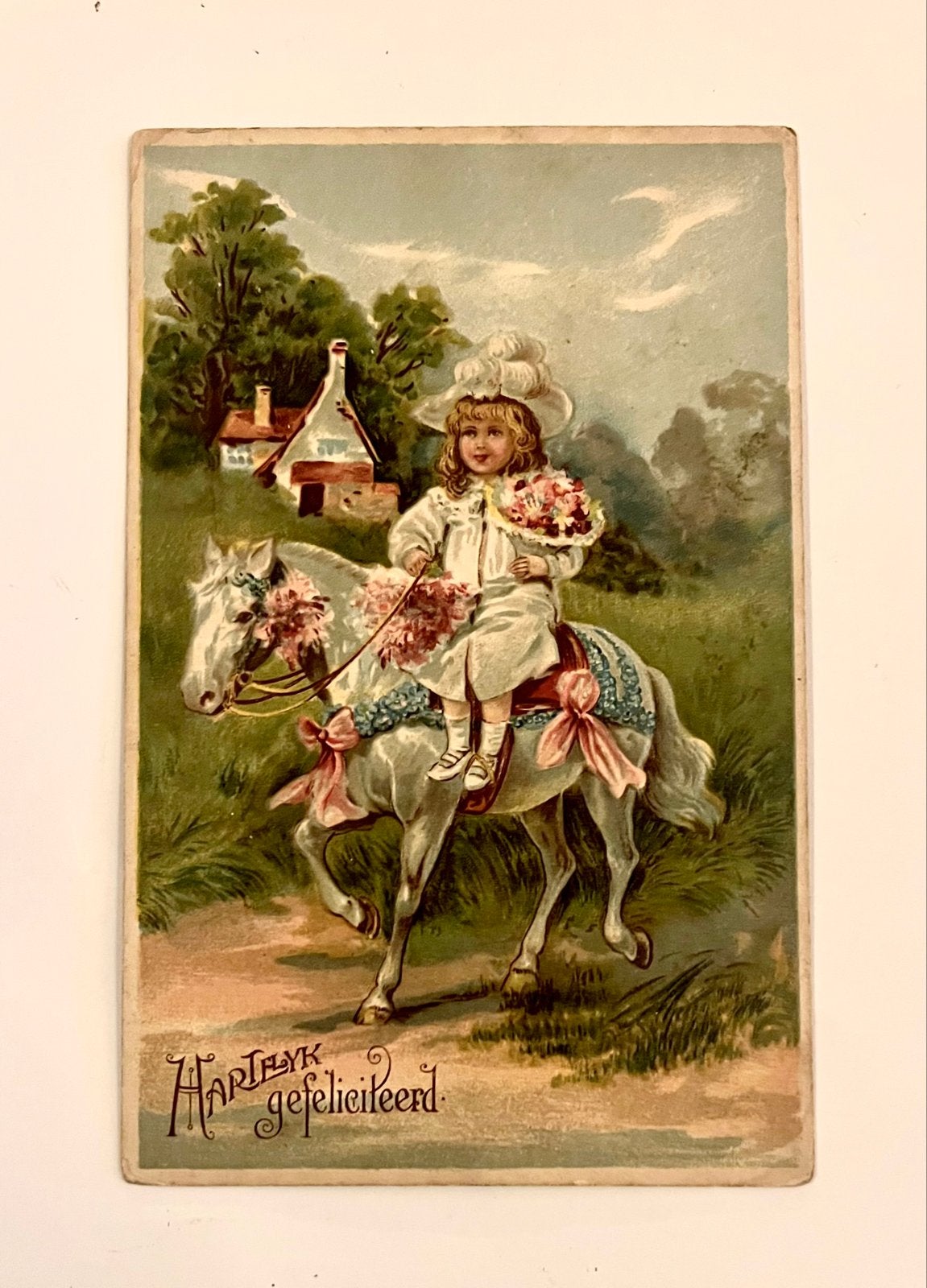 Oude Ansichtkaart: Meisje op Paard - Hartelijk Gefeliciteerd, Verzamelen, Ansichtkaarten | Nederland, Verzenden, Voor 1920, Gelopen