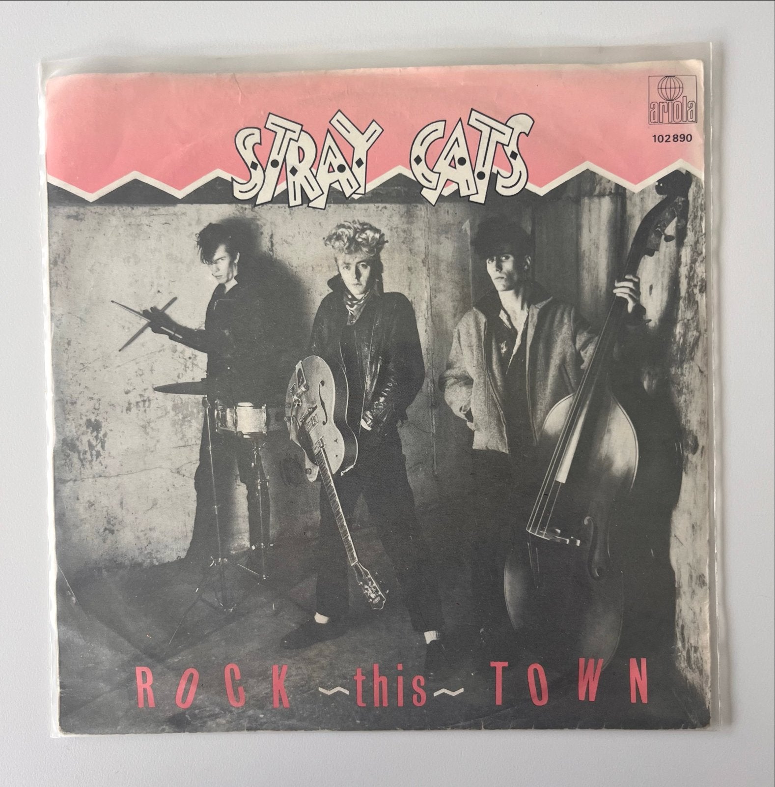 Stray Cats - Rock This Town 7 inch single (1981), Cd's en Dvd's, Gebruikt, Originele persing, 7 inch, Ophalen of Verzenden