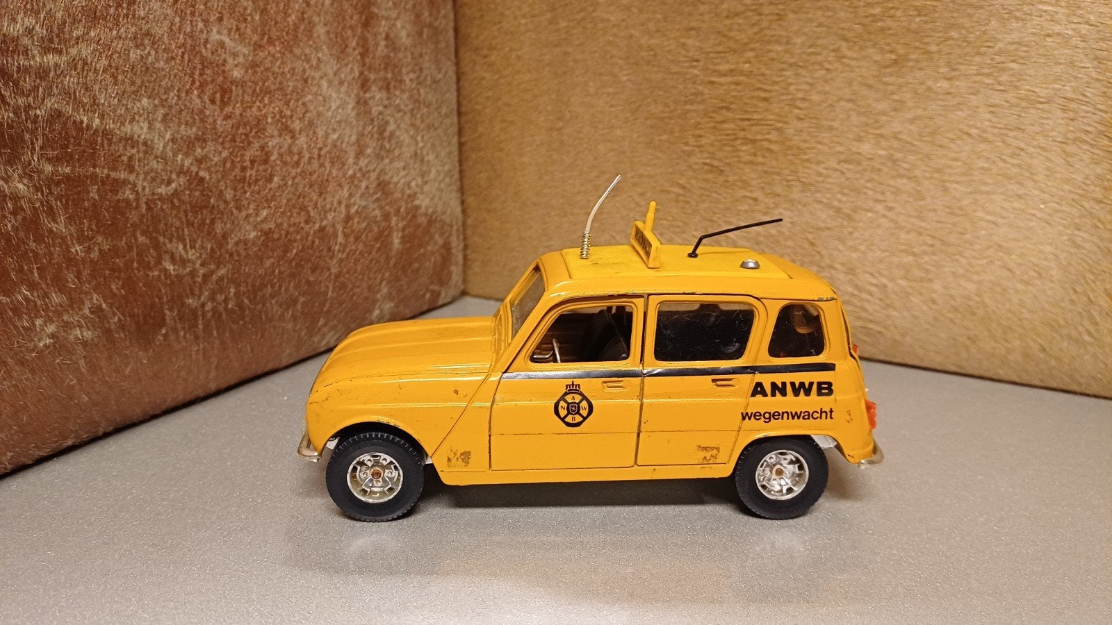 ANWB Wegenwacht Renault 4 schaalmodel, Ophalen of Verzenden, Zo goed als nieuw, Auto