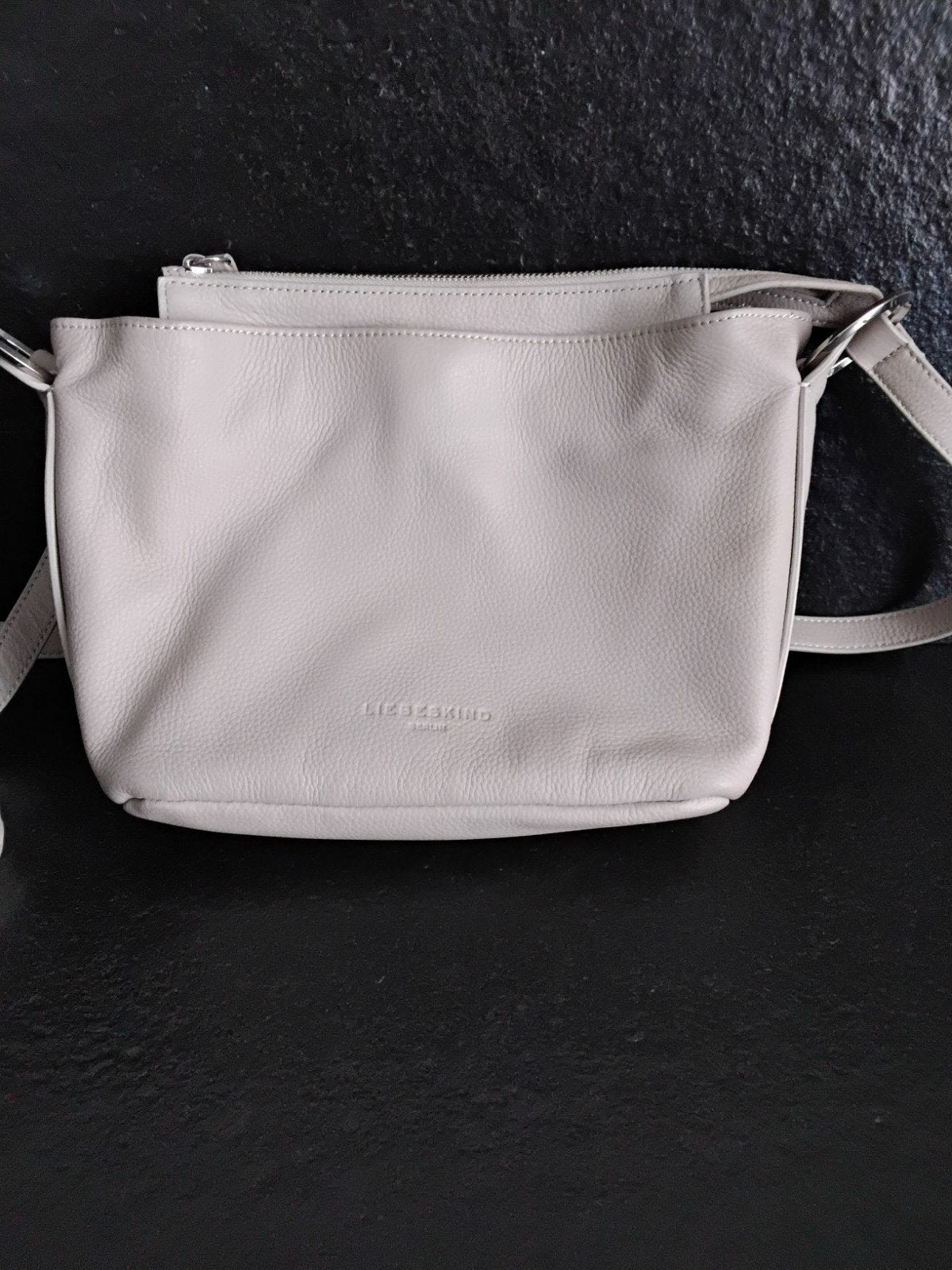 Liebeskind schoudertas beige, Ophalen of Verzenden, Zo goed als nieuw, Beige, Schoudertasje