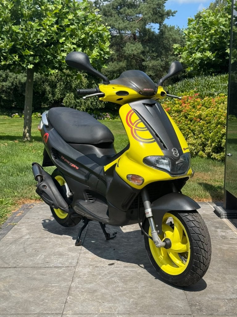 ⭐️Gilera runner sp pro Brom geel opaco nette staat ⭐️, Fietsen en Brommers, Niet ingevuld, Niet ingevuld, Niet ingevuld