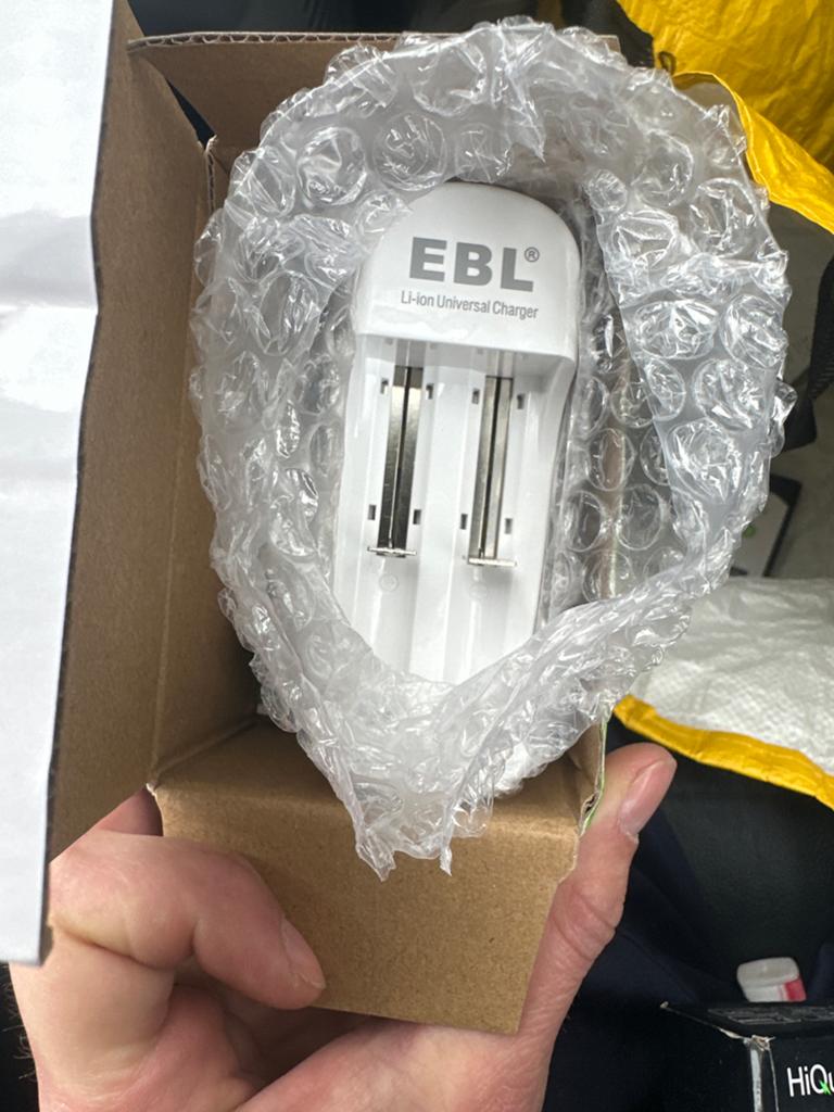 EBL Universele Li-ion Batterijlader - Nieuw in doos, Ophalen of Verzenden, Nieuw