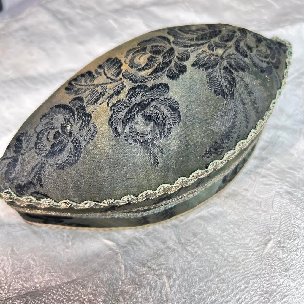 Heel oud antiek doosje, stof lint, Antiek en Kunst, Curiosa en Brocante, Ophalen of Verzenden