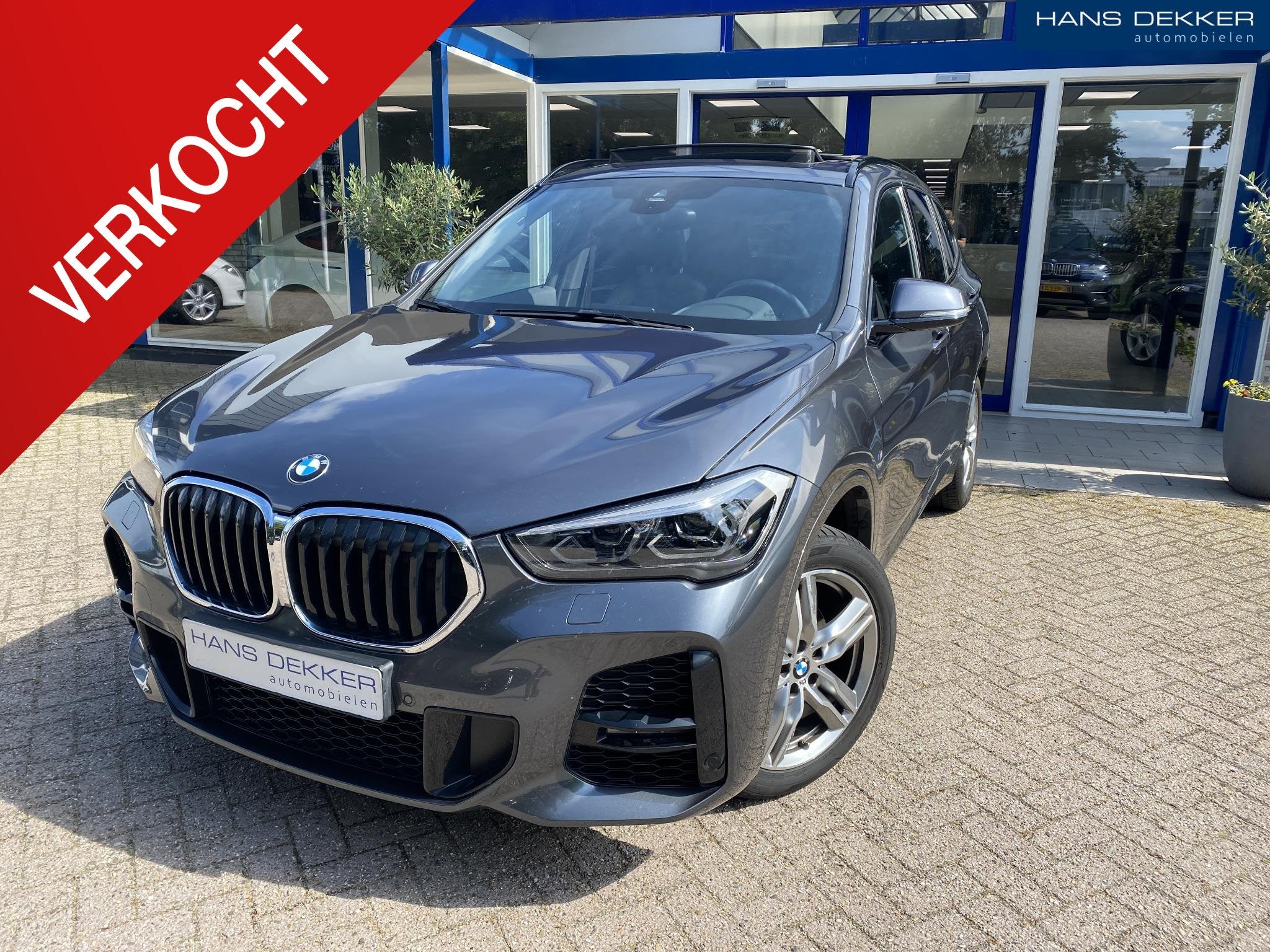 BMW X1 sDrive18i High Executive M-Pakket / Pano / Stoelverwa