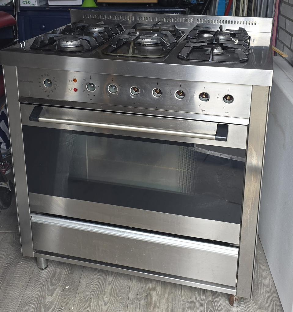 Gasfornuis en oven | oven is defect | Gratis, Zo goed als nieuw, Gas, Vrijstaand, 85 tot 90 cm
