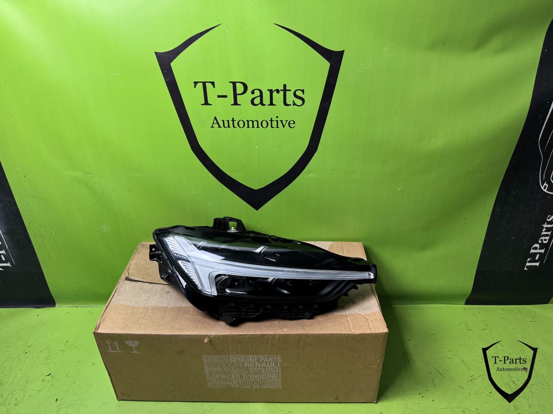 volvo XC60 koplamp rechts lamp 32404710