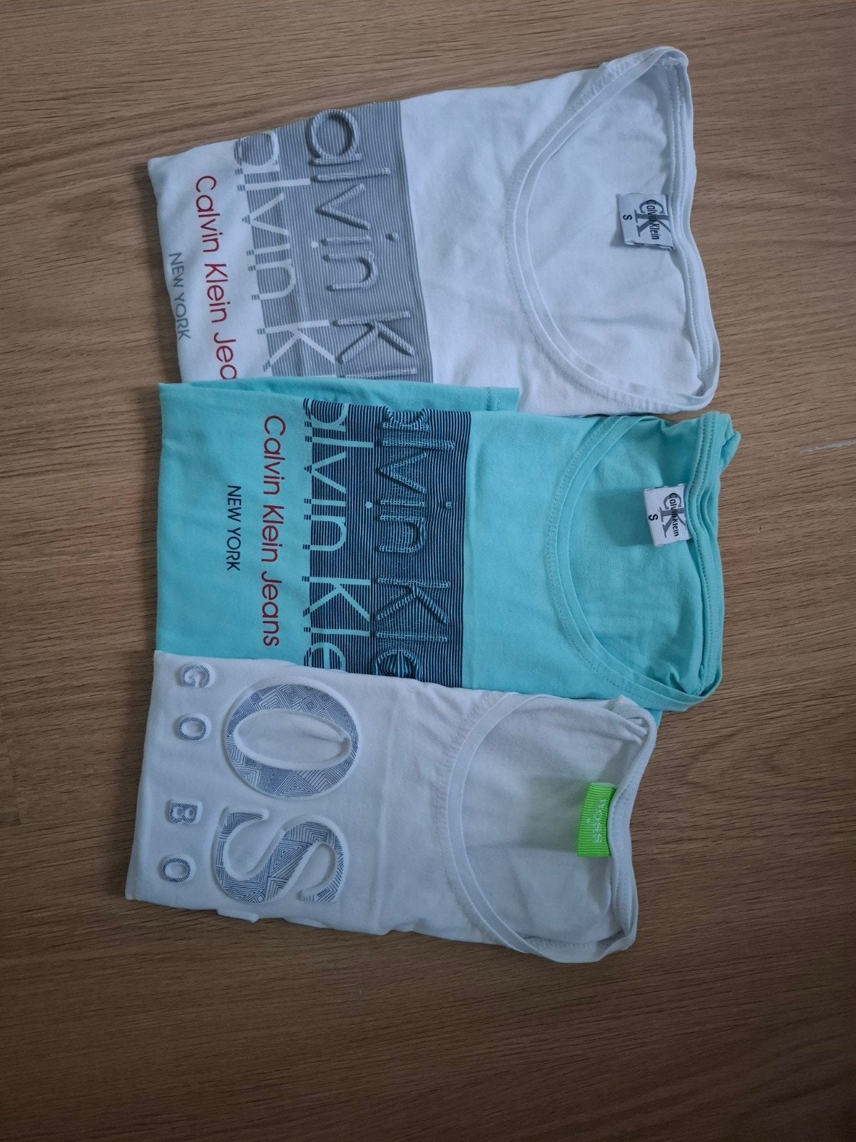 3 T-shirts maat S - Calvin Klein en Boss - ZGAN, Ophalen of Verzenden, Zo goed als nieuw