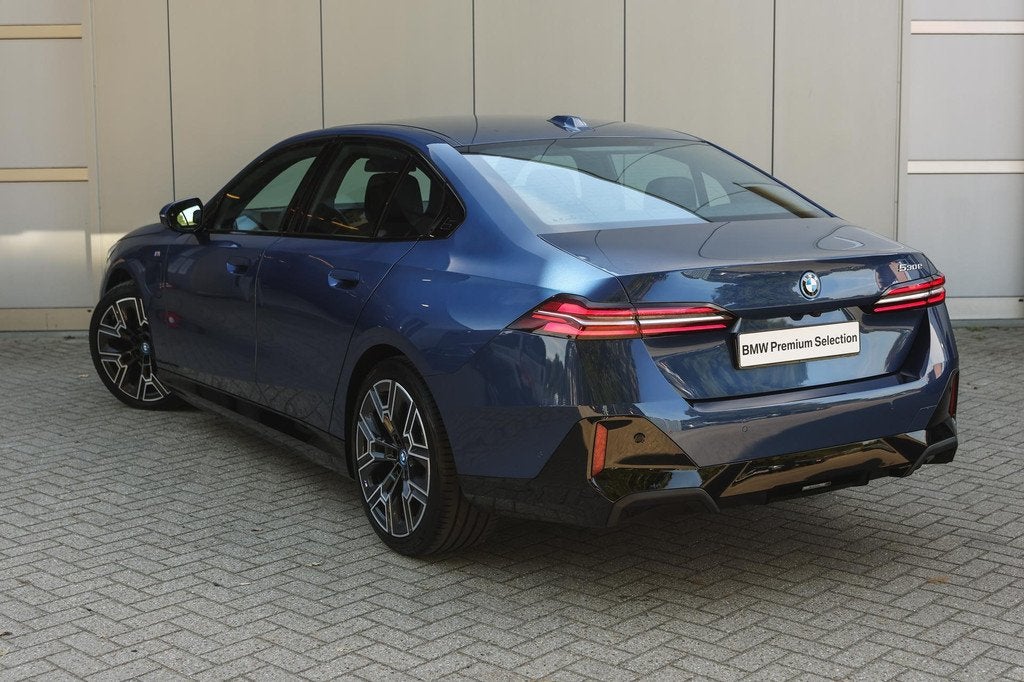BMW 5 Serie 530e M Sport Automaat / Achteruitrijcamera / Sto, Auto's, BMW, Achterwielaandrijving, 4 cilinders, Bedrijf, Hybride Elektrisch/Benzine