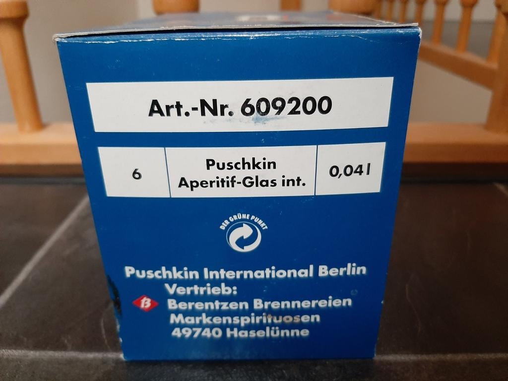 Doos met puschkin glaasjes vodka, Verzamelen, Glas en Borrelglaasjes, Ophalen of Verzenden, Overige typen
