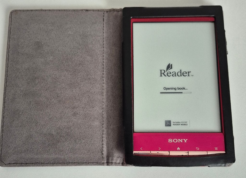 Sony PRS-T1 e reader incl. cover en USB kabel, Gebruikt, 6 inch of minder, Ophalen of Verzenden, 4 GB of minder