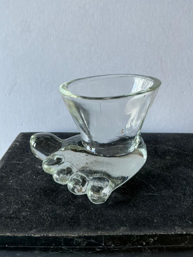 Leuk klein glazen voetje of klein glazen vaasje v voet. Chip, Antiek en Kunst, Antiek | Glas en Kristal, Ophalen of Verzenden