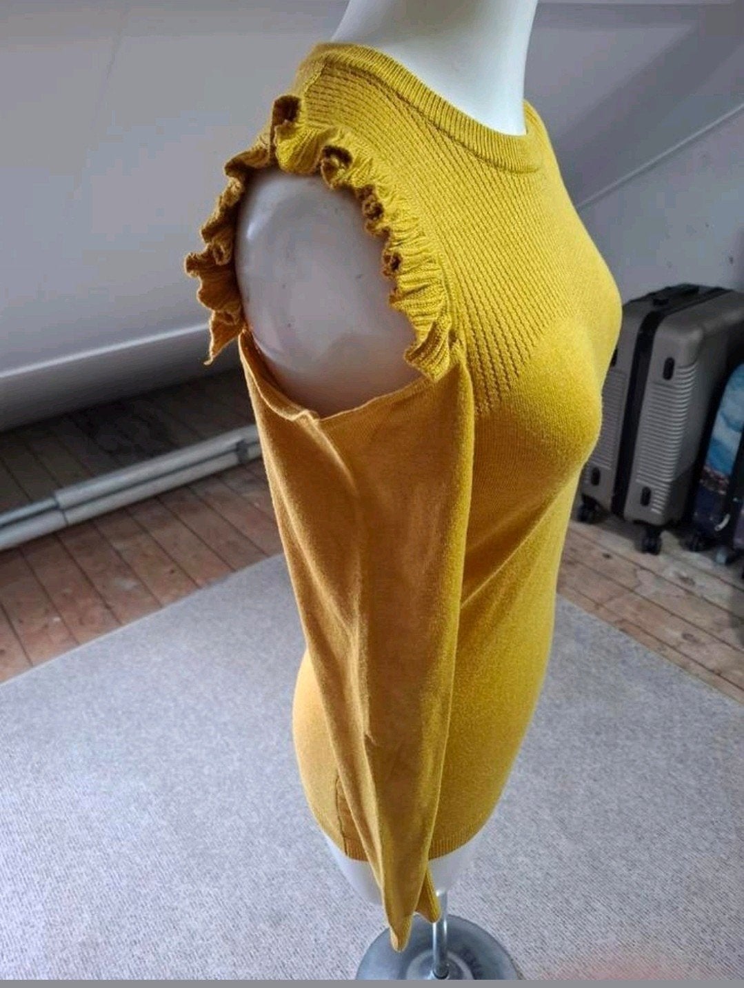 Gele cold shoulder trui met ruches – maat S, Geel, Ophalen of Verzenden, Zo goed als nieuw, Vintage
