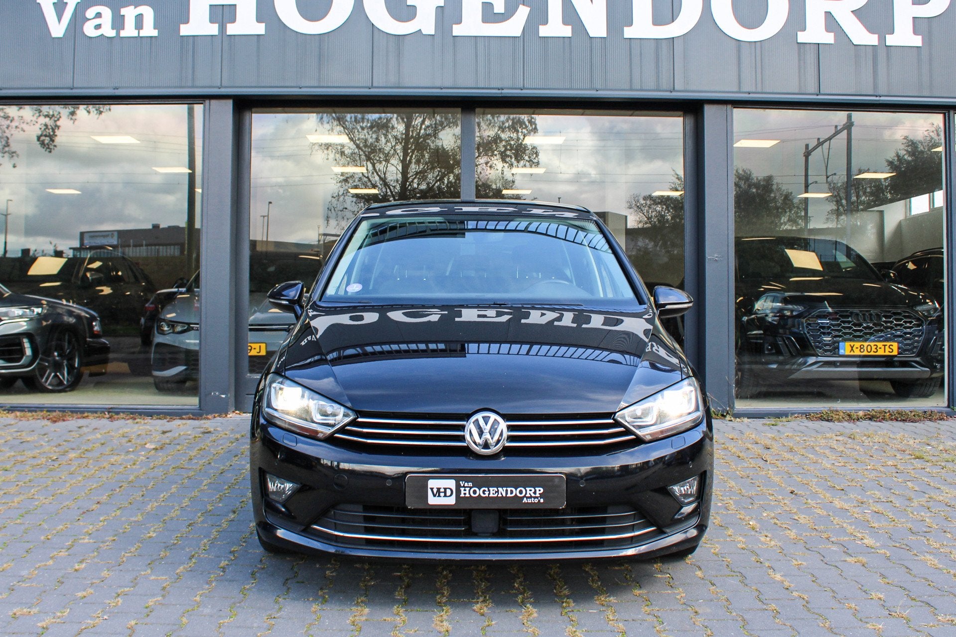 Volkswagen Golf Sportsvan 1.4 TSI Highline NAVI XENON CAMERA, Auto's, Gebruikt, Zwart, Golf Sportsvan, 19 km/l