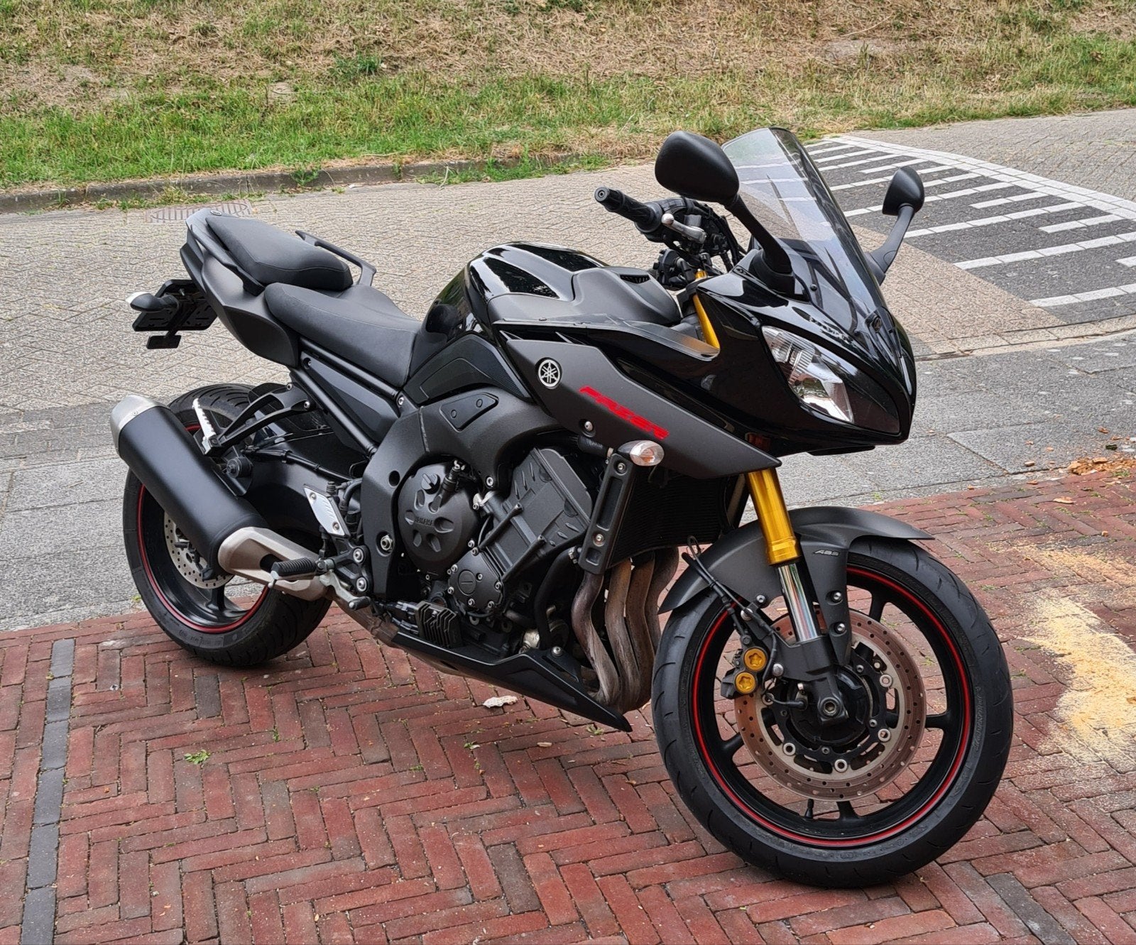 Yamaha Fazer 800 – Schadevrij – Zeer Netjes Onderhouden, 4 cilinders, Motorrijbewijs A, Gebruikt, Particulier
