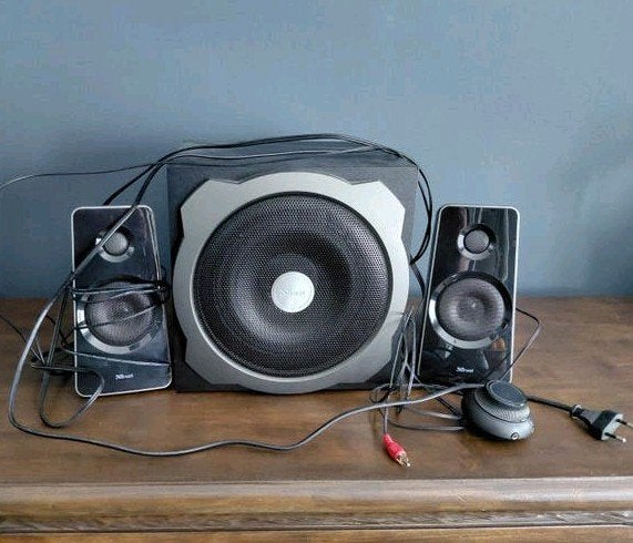 Trust boxen set in goede staat, Gebruikt, Inclusief kabels, Speakerset, Ophalen