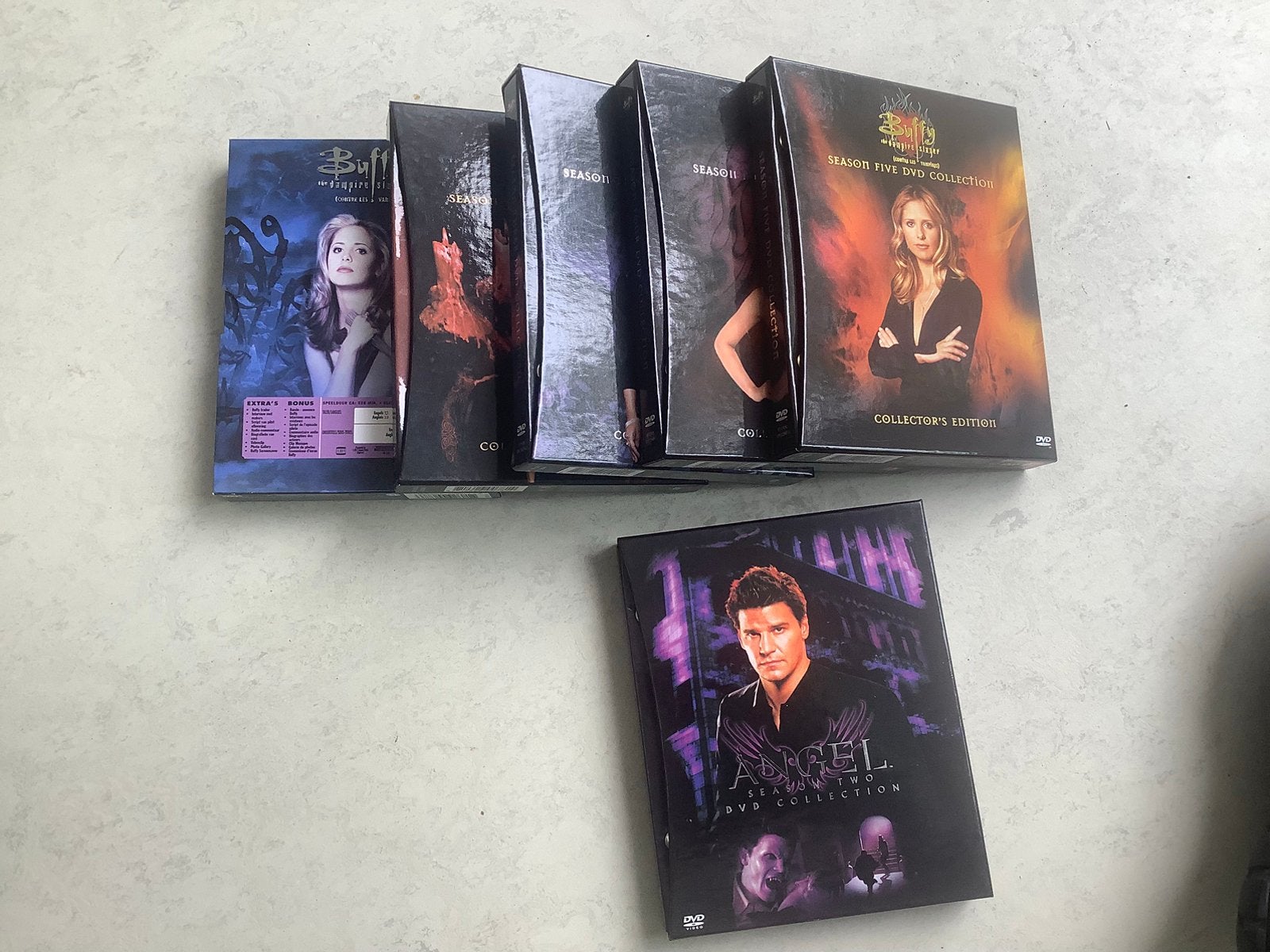 Buffy the Vampire Slayer seizoen 1 t/m 5 + Angel seizoen 2, Ophalen of Verzenden, Zo goed als nieuw, Overige genres