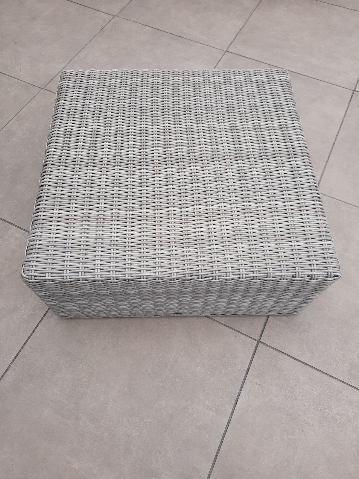 Wicker hocker met kussen - Garden Collections, Ophalen, Gebruikt, Wicker