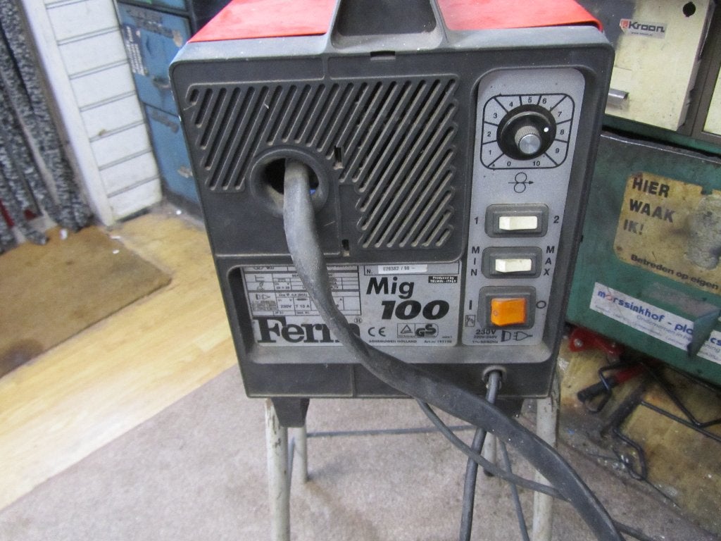 MIG 100 lasapparaat merk ferm op Gevulde lasdraad, Doe-het-zelf en Verbouw, Gereedschap | Lasapparaten, Ophalen, Gebruikt, Minder dan 150 ampère