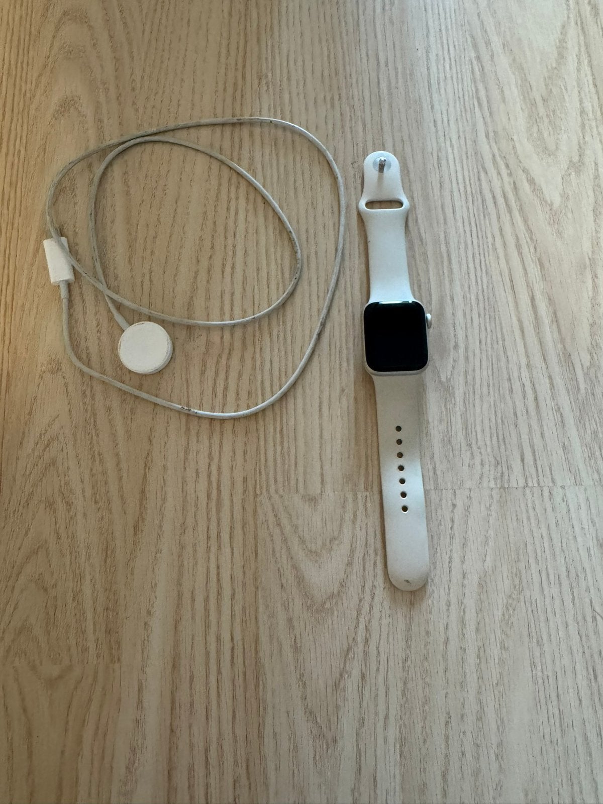 Apple watch SE, Ophalen of Verzenden, Waterdicht, Zo goed als nieuw, IOS