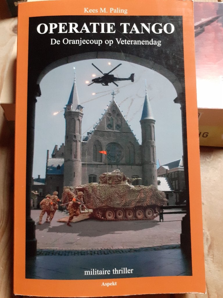 militaire thriller Operatie Tango, Ophalen of Verzenden, Zo goed als nieuw, Nederland