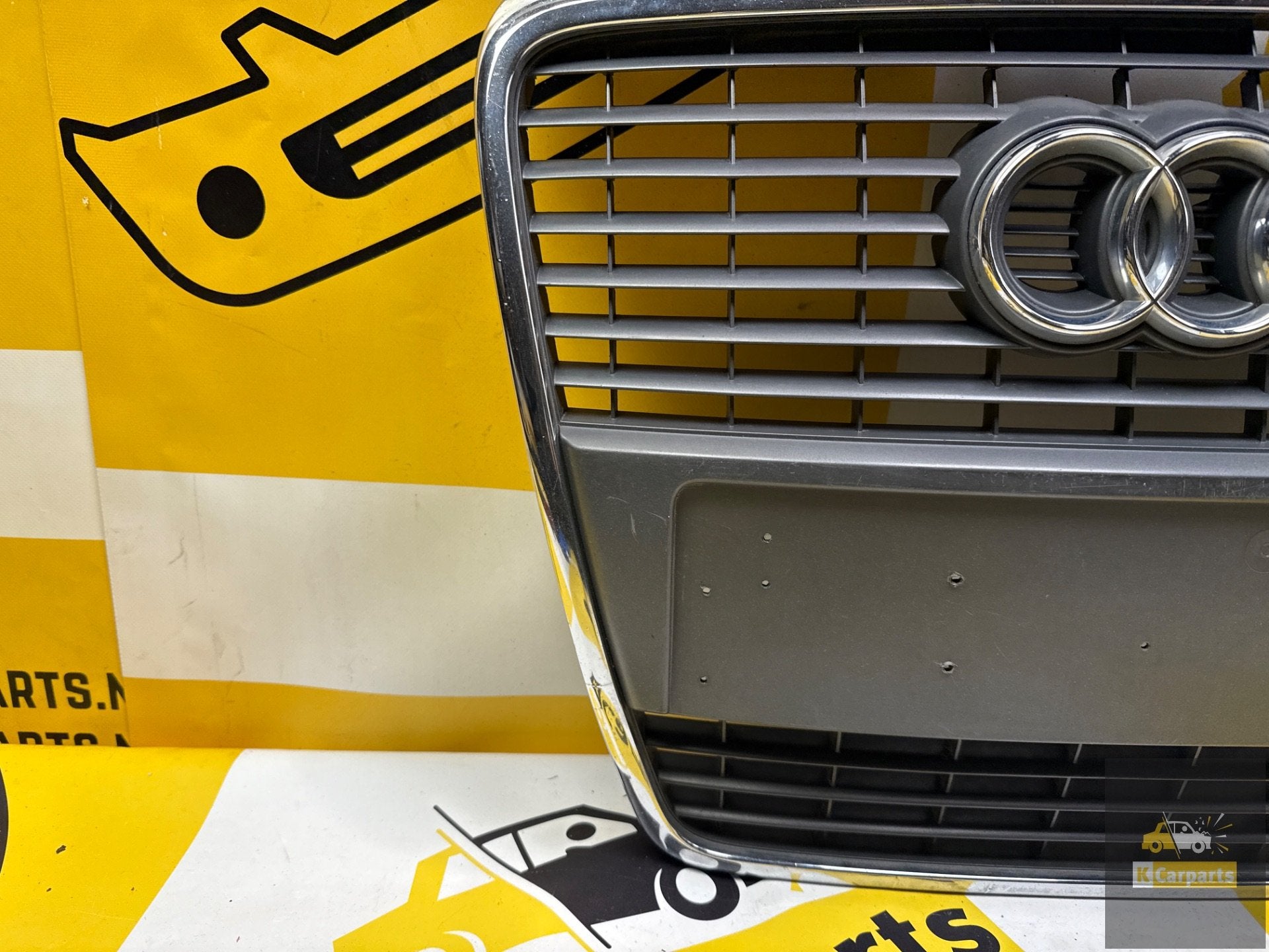 audi a6 avant 2.4 v6 24v quattro grille Grille 4F0853651S, Gebruikt, AUDI AG, Auto-Union-Strasse 1
85045  Ingolstadt, DE, Kundenbetreuung@audi.de