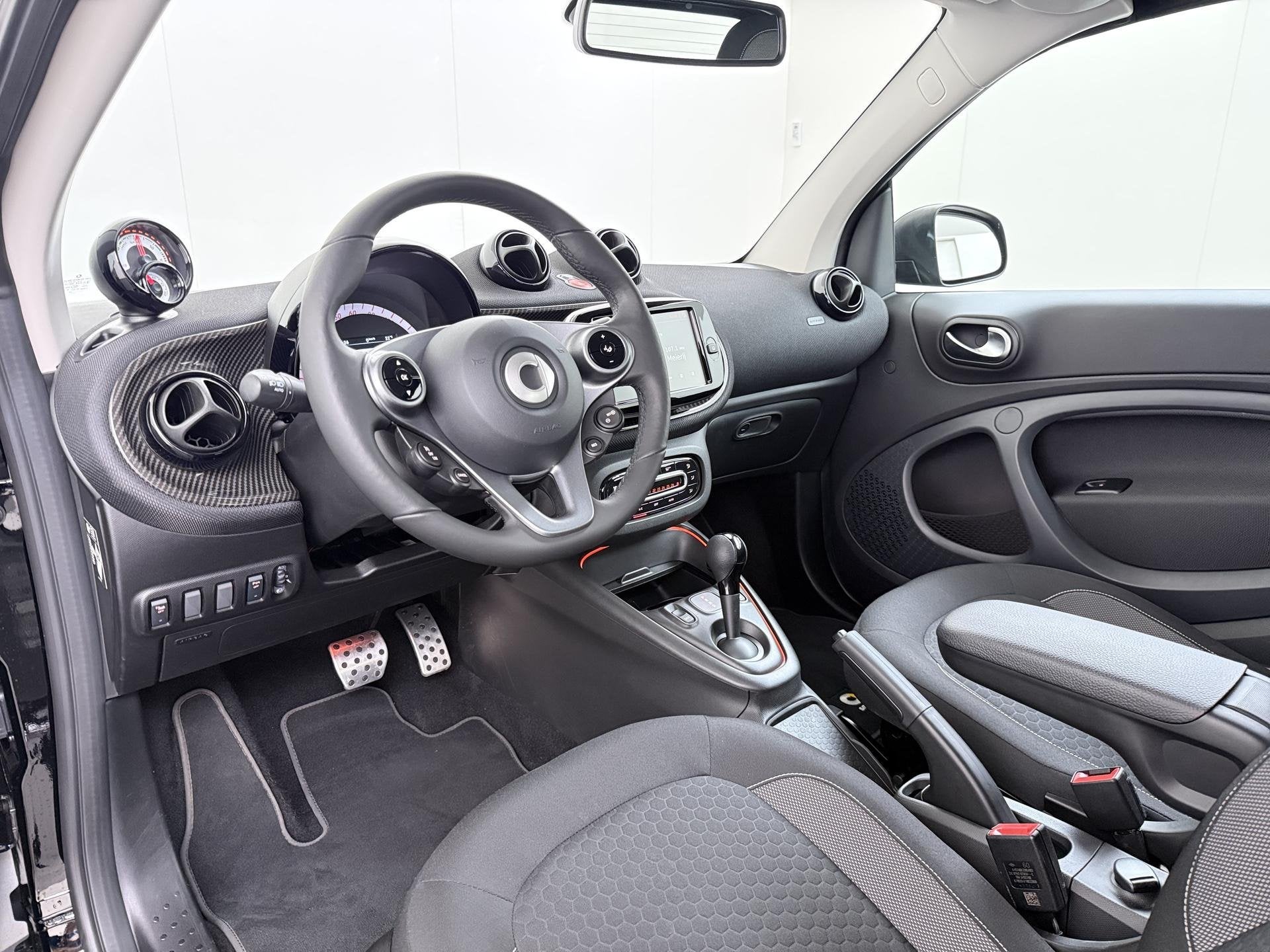 Smart fortwo cabrio EQ Comfort PLUS 18 kWh | Cabrio | Stoelv, Auto's, Smart, Automaat, 1025 kg, Gebruikt, Cabriolet