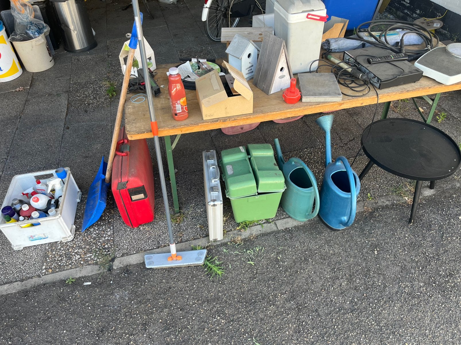 Alle spullen op en voor de tafel gratis ophalen, Ophalen, Gebruikt