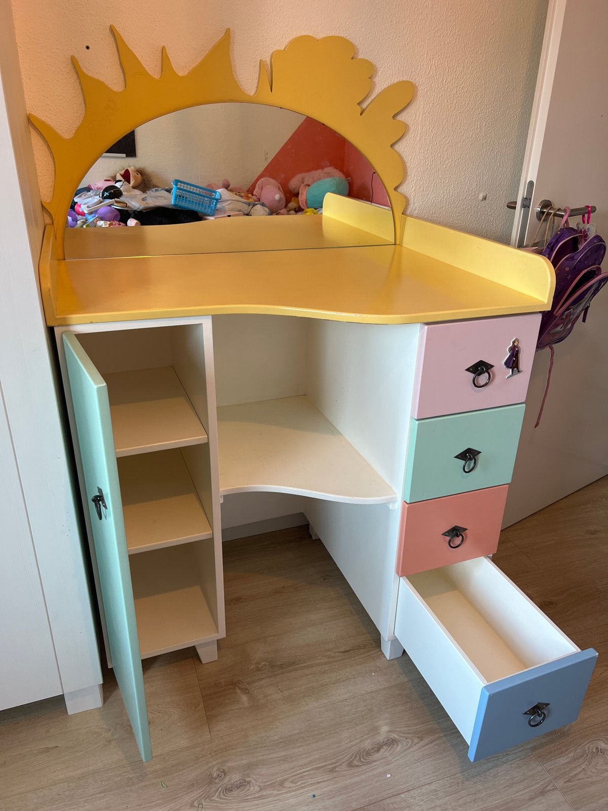 Leuke kindercommode met spiegel en lades, Kinderen en Baby's, Ophalen, Gebruikt, Commode