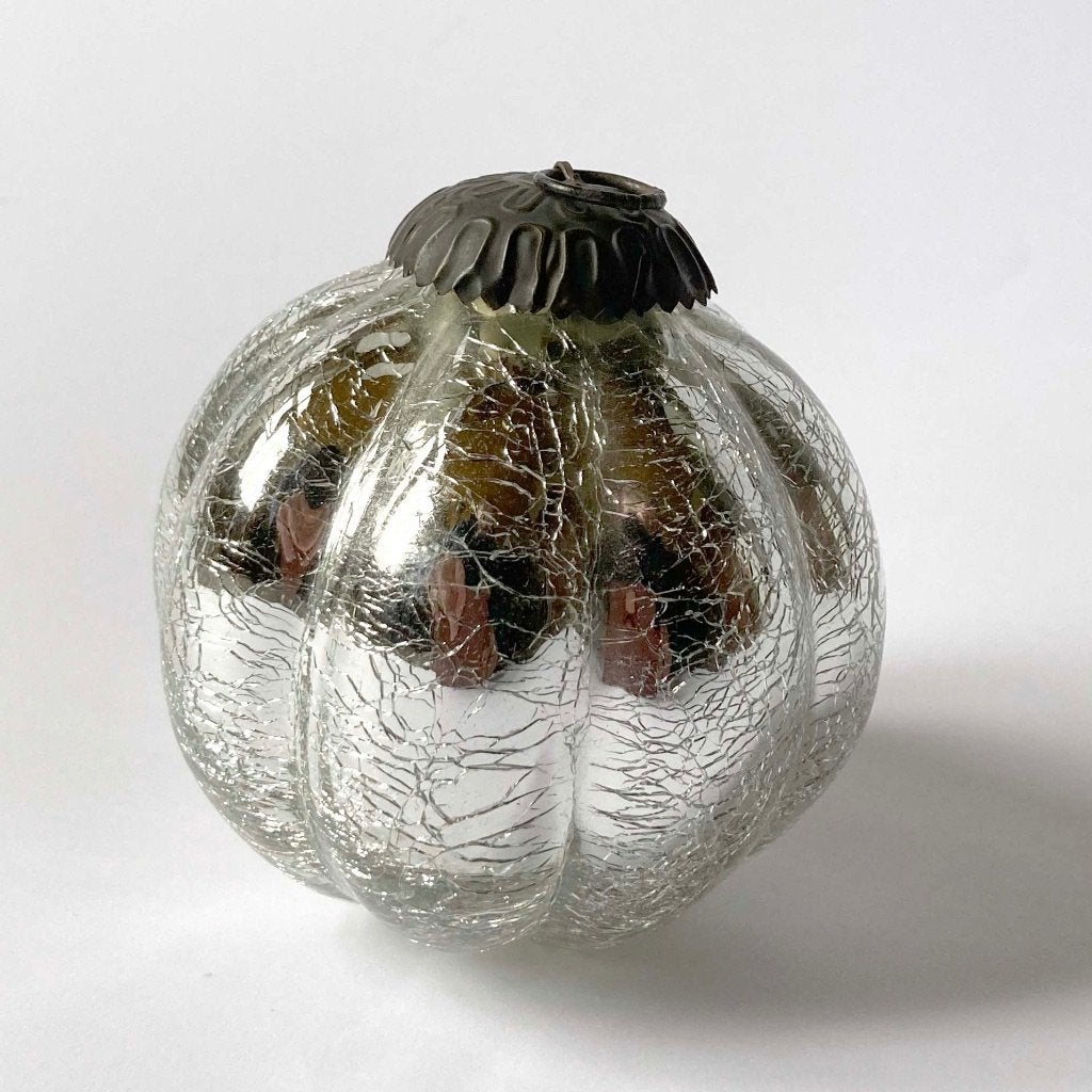 Zilverkleurige kerstbal, Craquelé, diameter 8,5 cm, Diversen, Kerst, Ophalen of Verzenden, Zo goed als nieuw