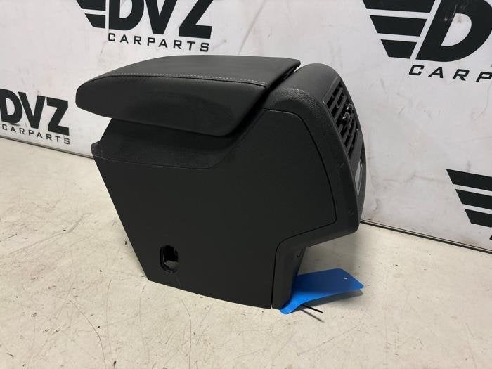 Armleuning van een Volkswagen Golf, Gebruikt, -, Volkswagen, -