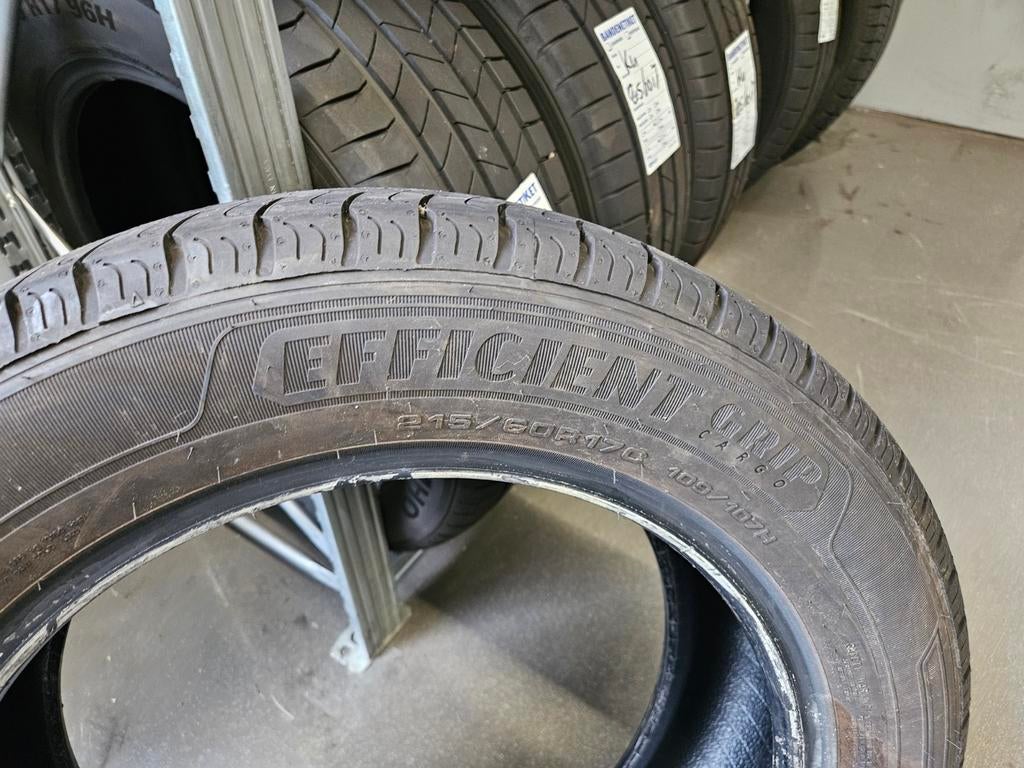 Goodyear EfficientGrip 215/60R17, Nieuw, 17 inch, Ophalen of Verzenden, Band(en)
