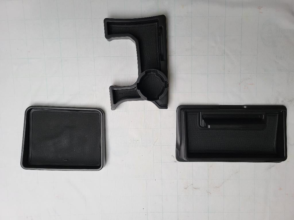 Suzuki jimny 4th gen. Diverse opberg bakjes, Auto diversen, Ophalen of Verzenden