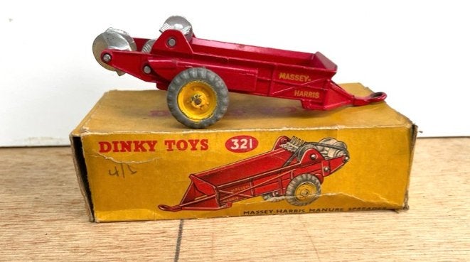 Dinky Toys 321 Massey-Harris Manure Spreader met doos, Ophalen of Verzenden