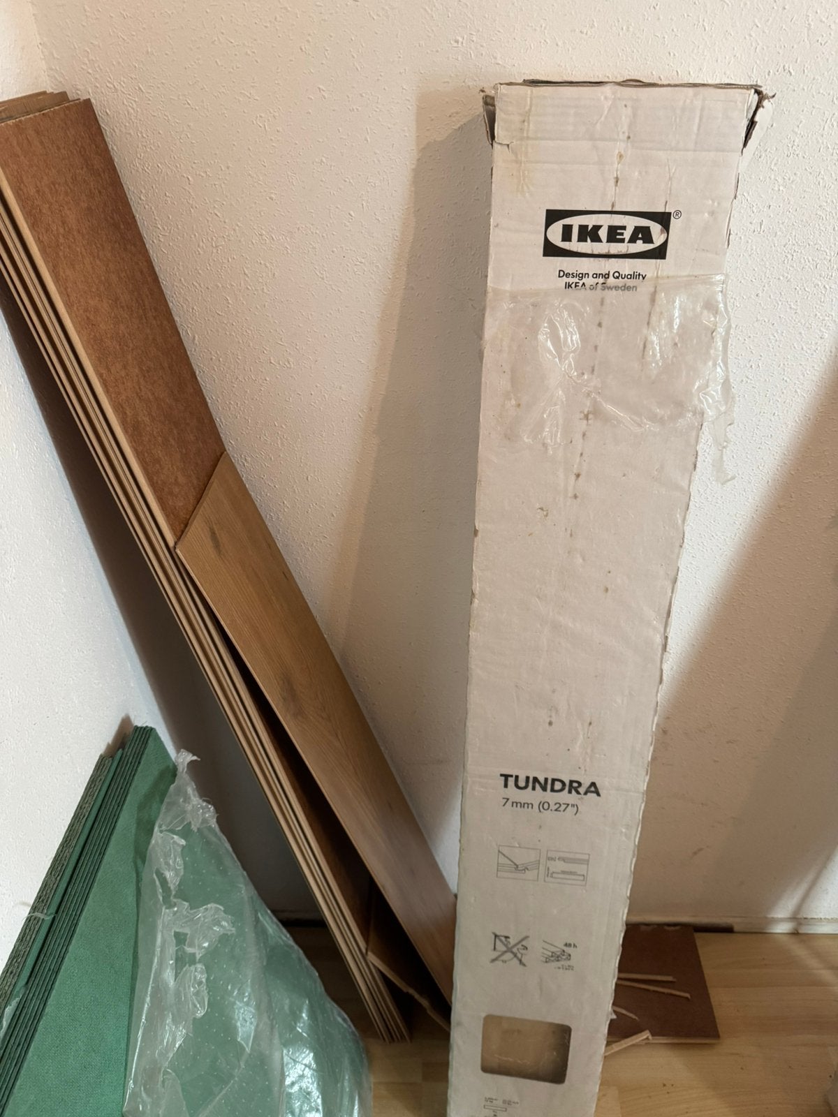 Tundra laminaat aantal planken (donker), Ophalen, 50 tot 150 cm, Zo goed als nieuw, 10 tot 30 cm
