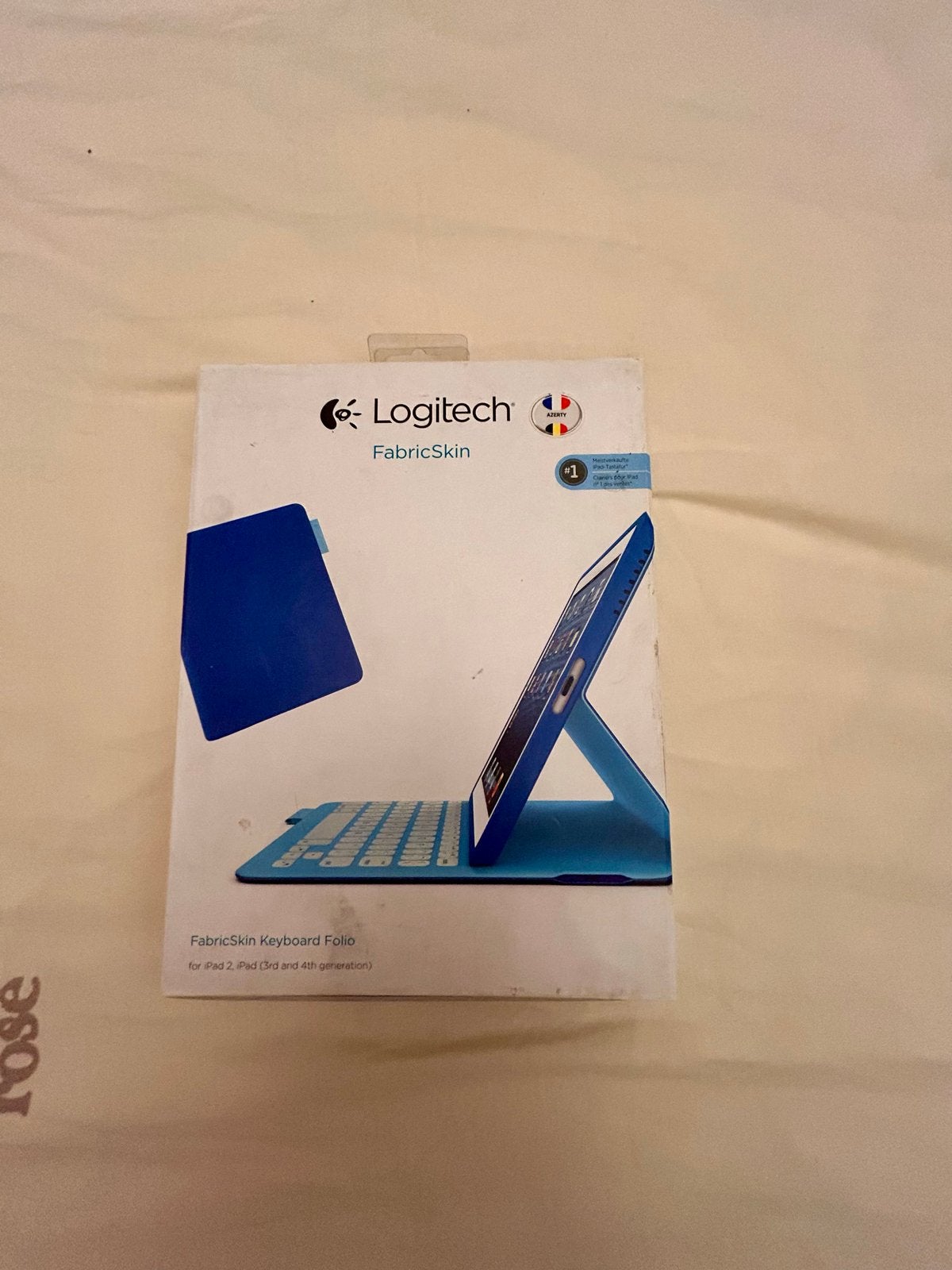 Nieuwe Logitech FabricSkin Keyboard Folio voor iPad 2/3/4, Ophalen of Verzenden, Nieuw, Blauw, Overige modellen