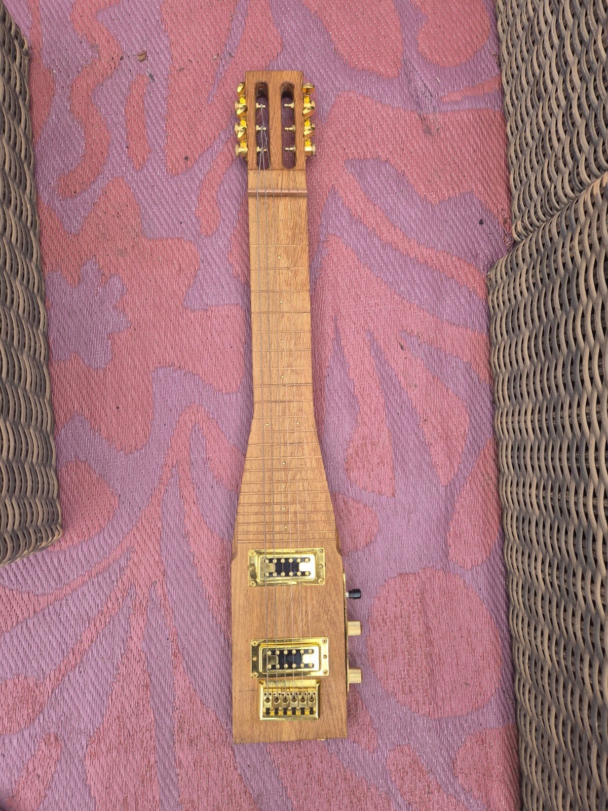 lapsteel / lap steel, Muziek en Instrumenten, Ophalen of Verzenden, Gebruikt, Solid body, Overige merken