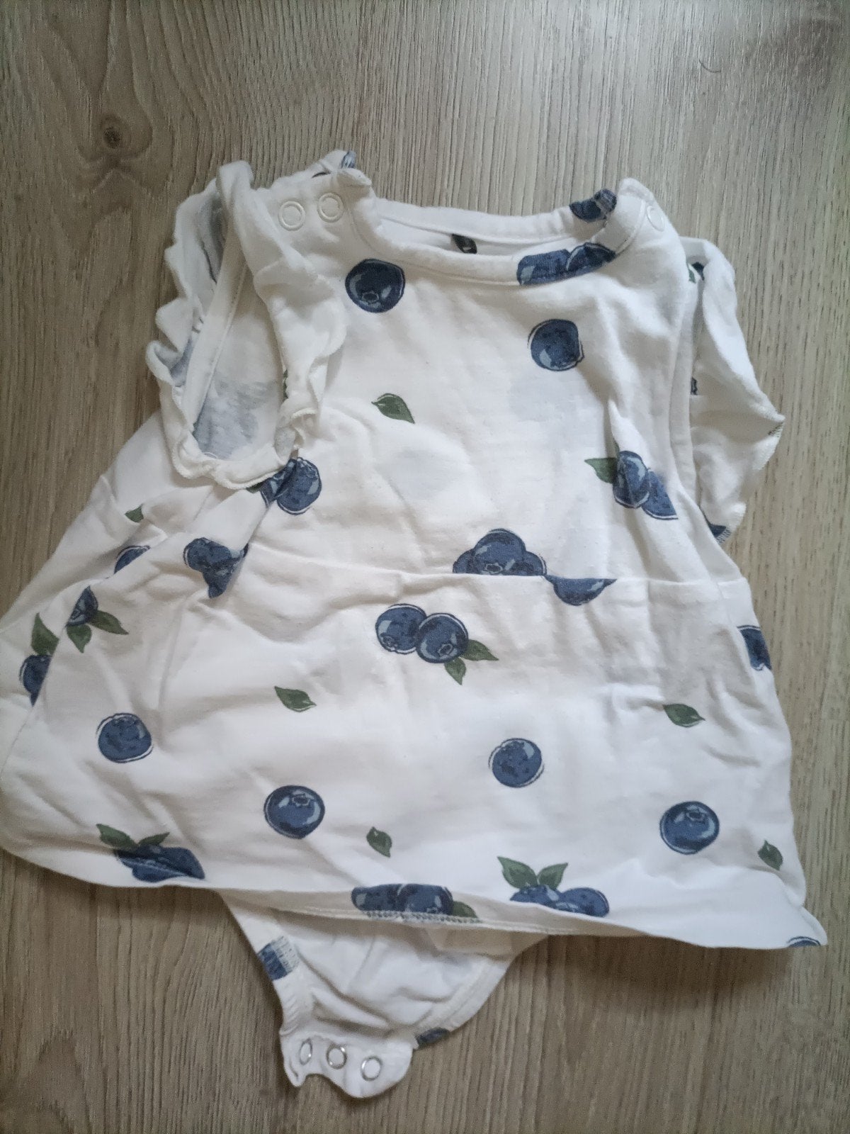 Schattig Prenatal jurkje met blauwe bessen,, Kinderen en Baby's, Babykleding | Maat 56, Nacht- of Onderkleding, Gebruikt, Jongetje of Meisje