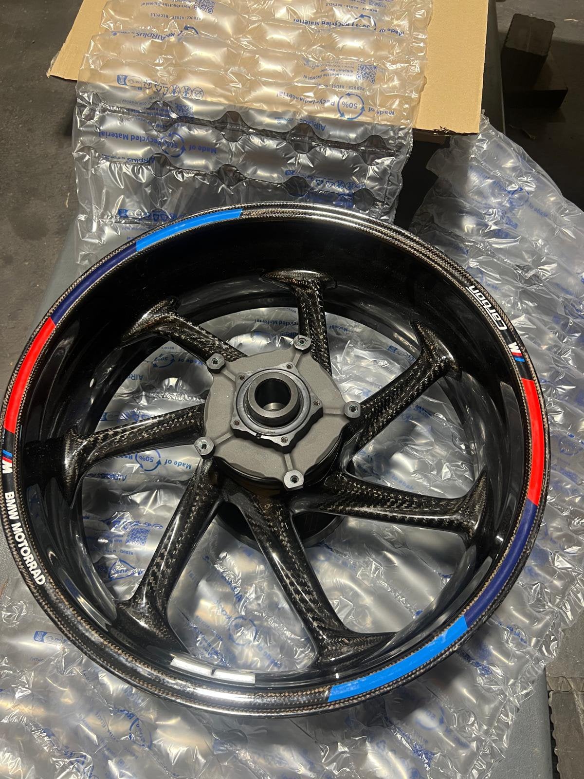 Bmw M1000RR/S1000RR achterwiel Carbon, Motoren, Accessoires | Overige, Ophalen of Verzenden, Zo goed als nieuw